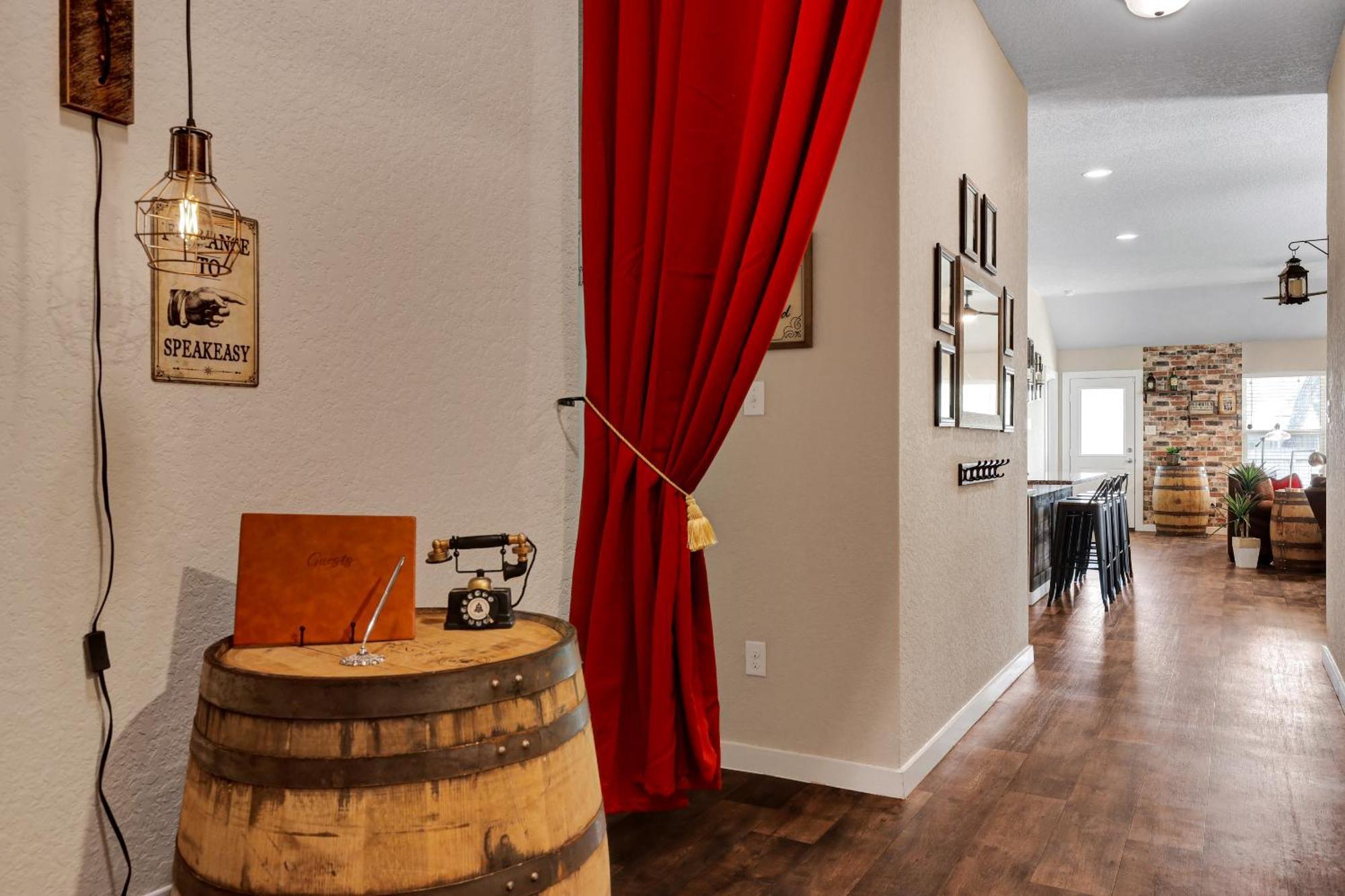 Speakeasy - A Birdy Vacation Rental Сан-Антонио Экстерьер фото